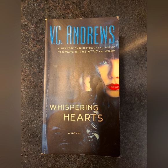 📖 Book V.C. Andrew's "Whispering Hearts" 📖 - Picture 1 of 4